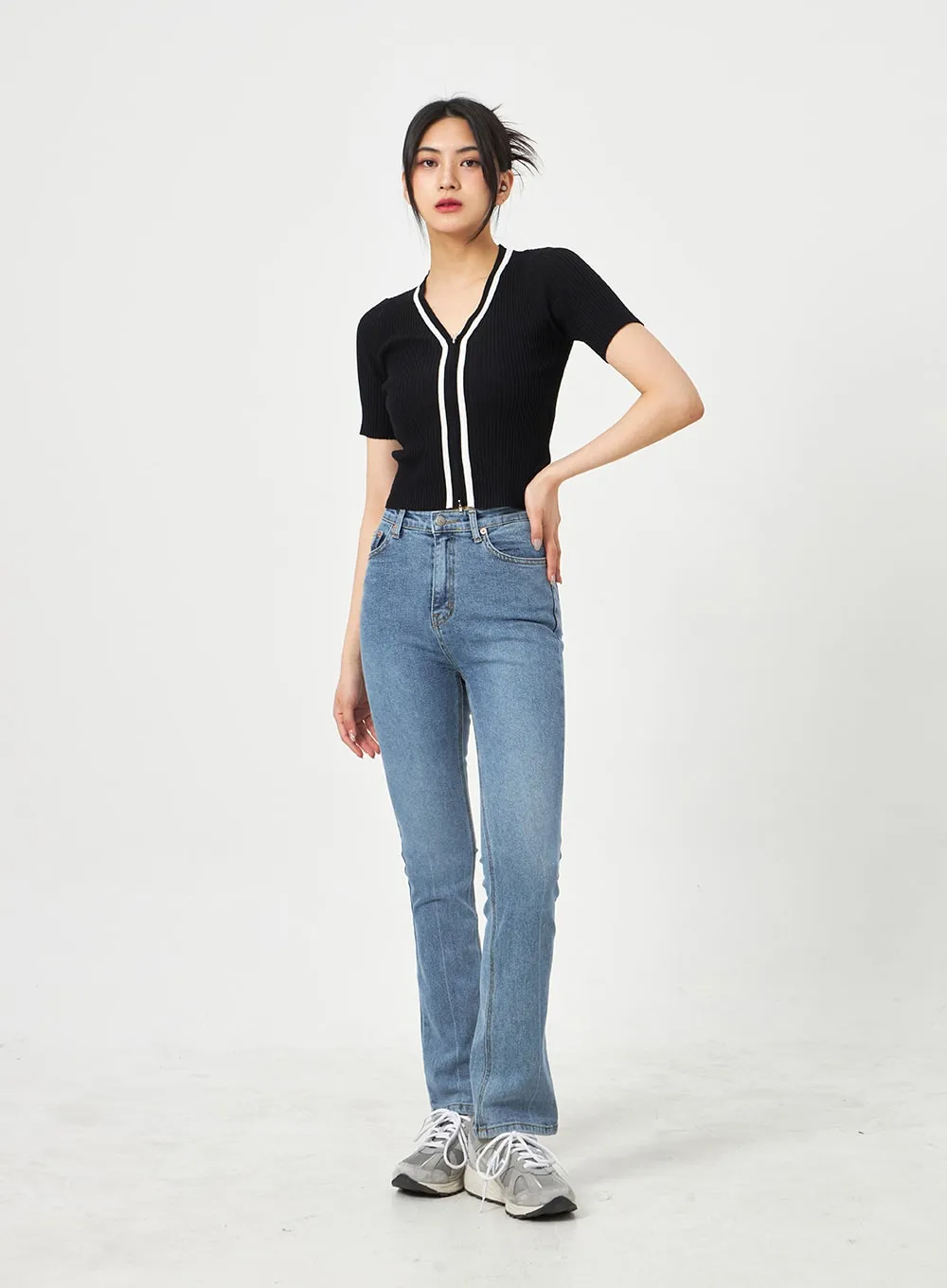 Mid-Wash Bootcut Jeans BA312 sold by Lewkin