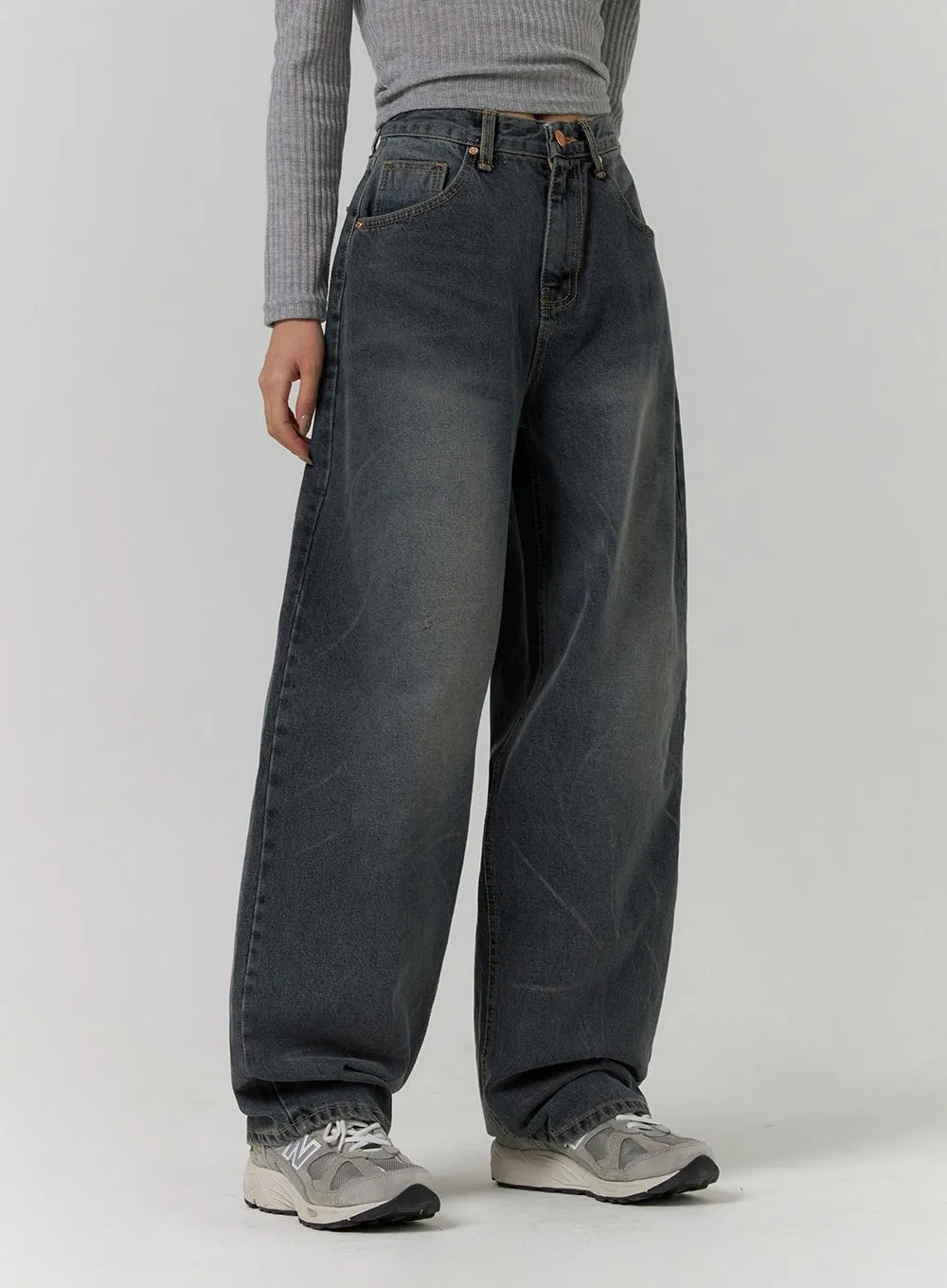 Light Washed Wide Leg Jeans CD312 sold by Lewkin product image thumbnail 5