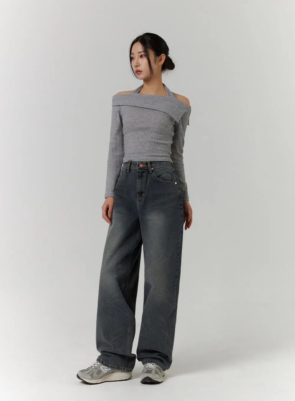 Light Washed Wide Leg Jeans CD312 sold by Lewkin product image thumbnail 3
