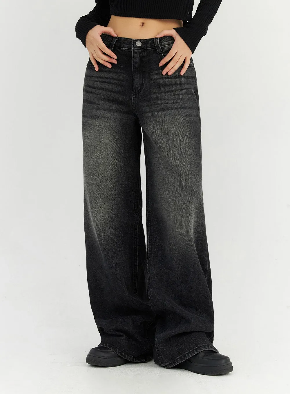 Back Slit Washed Wide Leg Jeans CN306 sold by Lewkin product image thumbnail 4