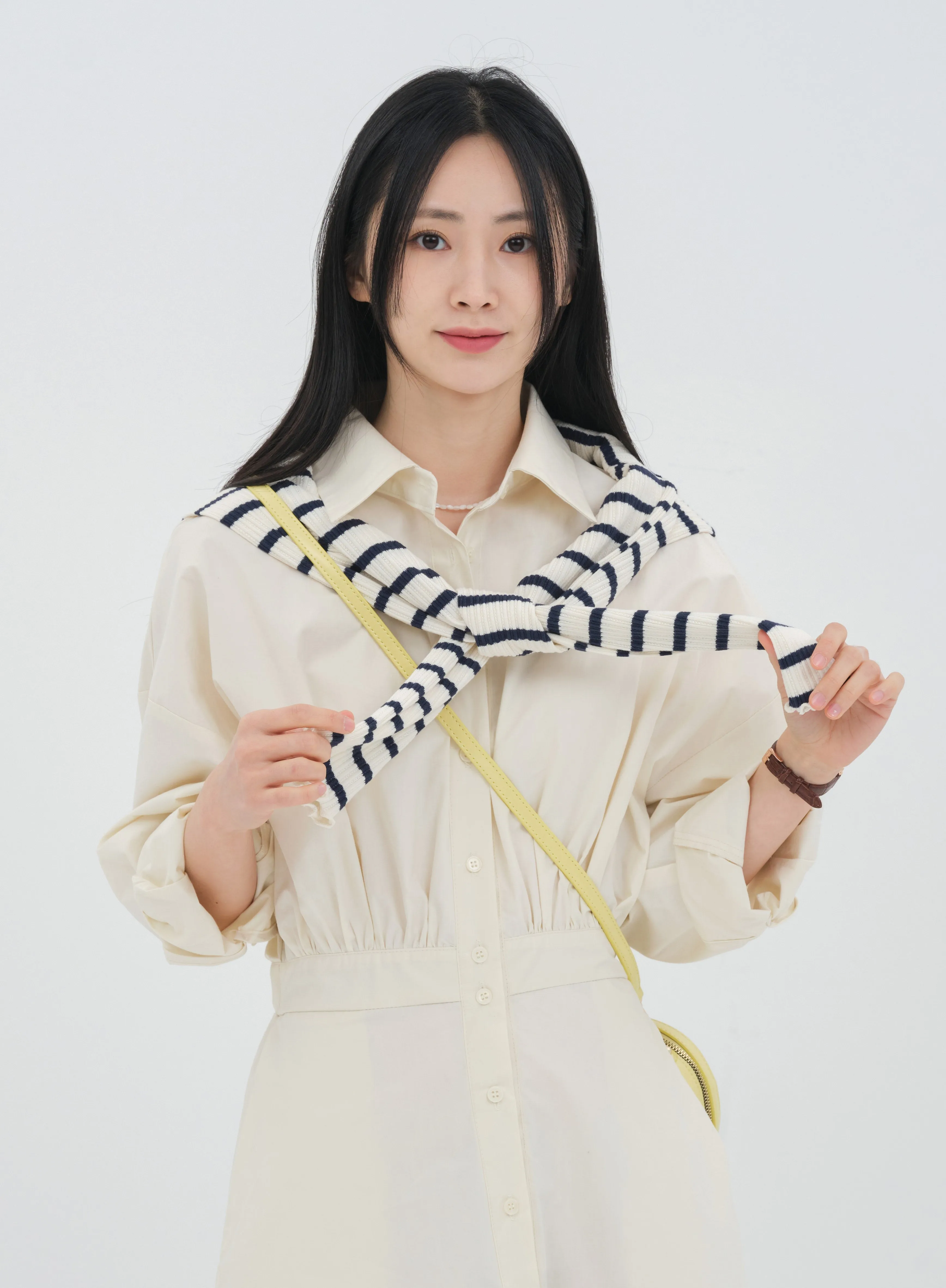 Square Watch OM10 sold by Lewkin product image thumbnail 4