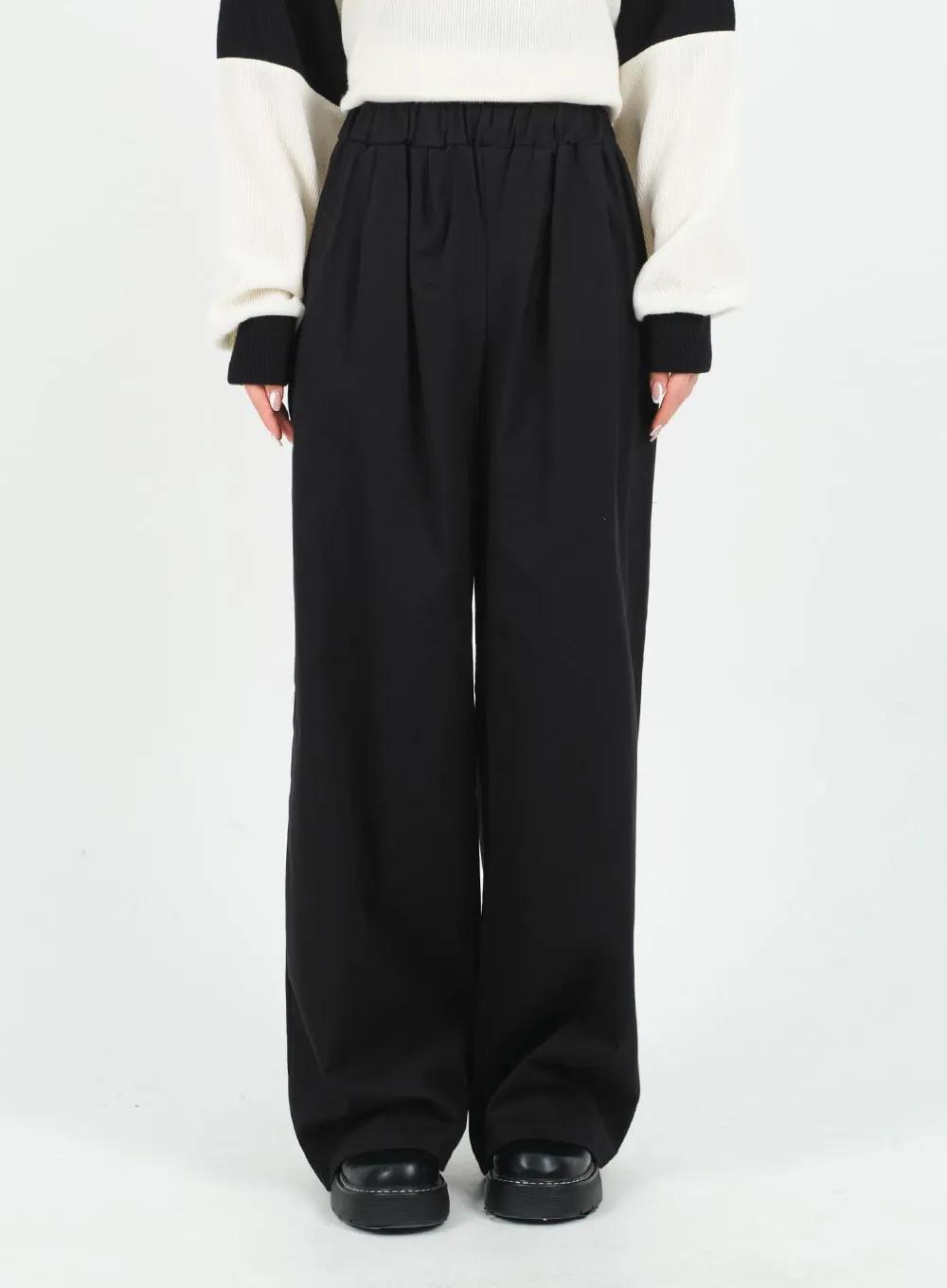 Mid-rise Wide Banded Cotton Pants CA08 sold by Lewkin product image thumbnail 2