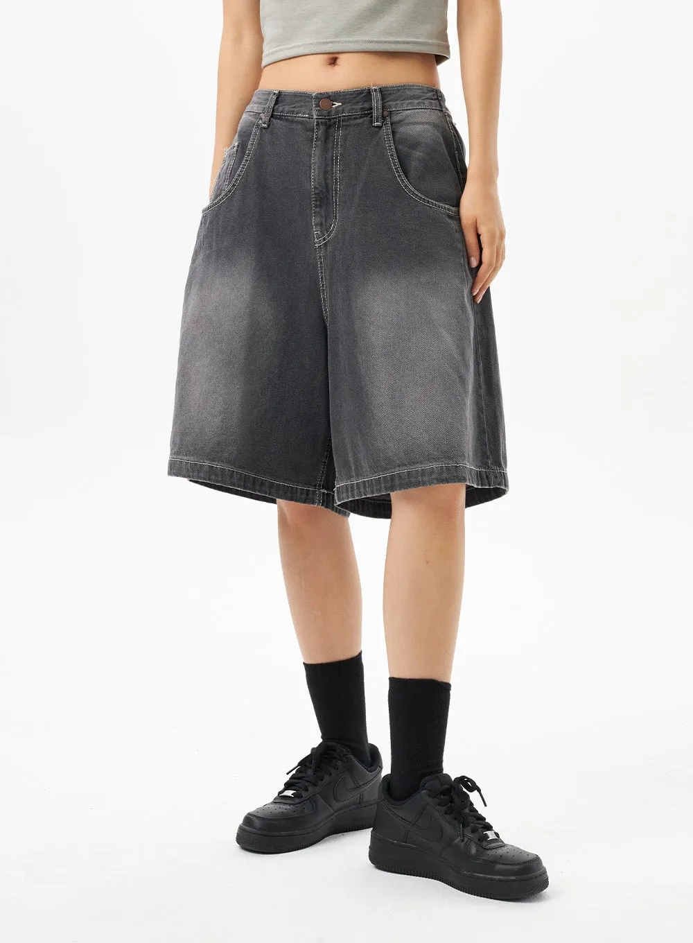 Denim Wide Bermuda Pants CU316 sold by Lewkin product image thumbnail 2