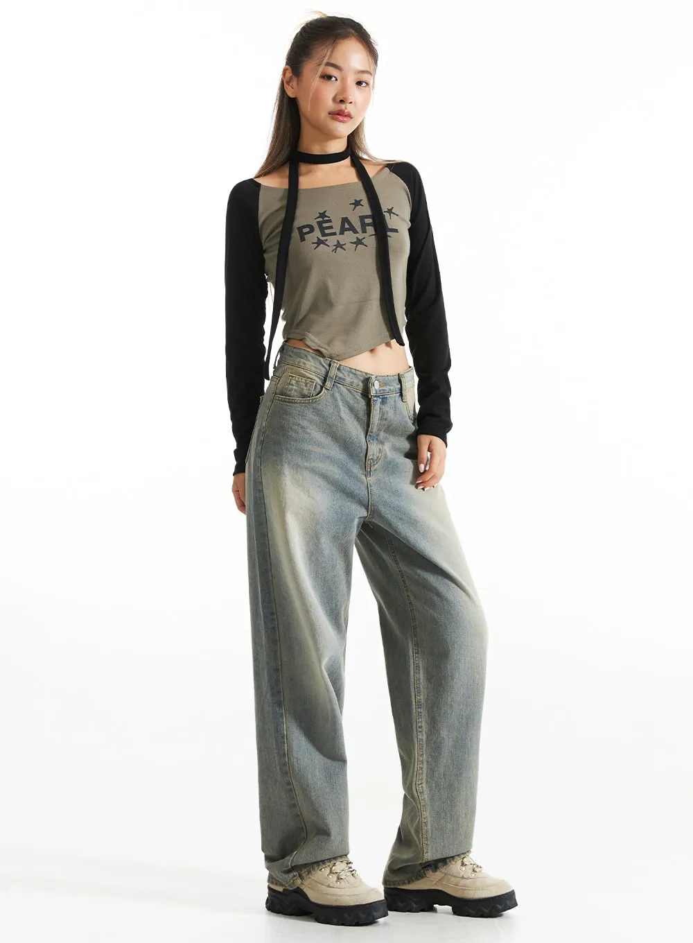 Light Wash Wide-Fit Jeans CO313 sold by Lewkin