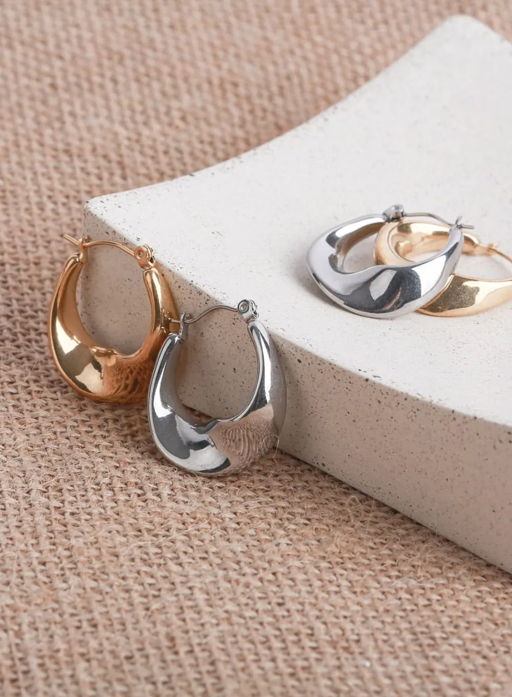 Flow Bold Earrings IL404 sold by Lewkin product image thumbnail 3