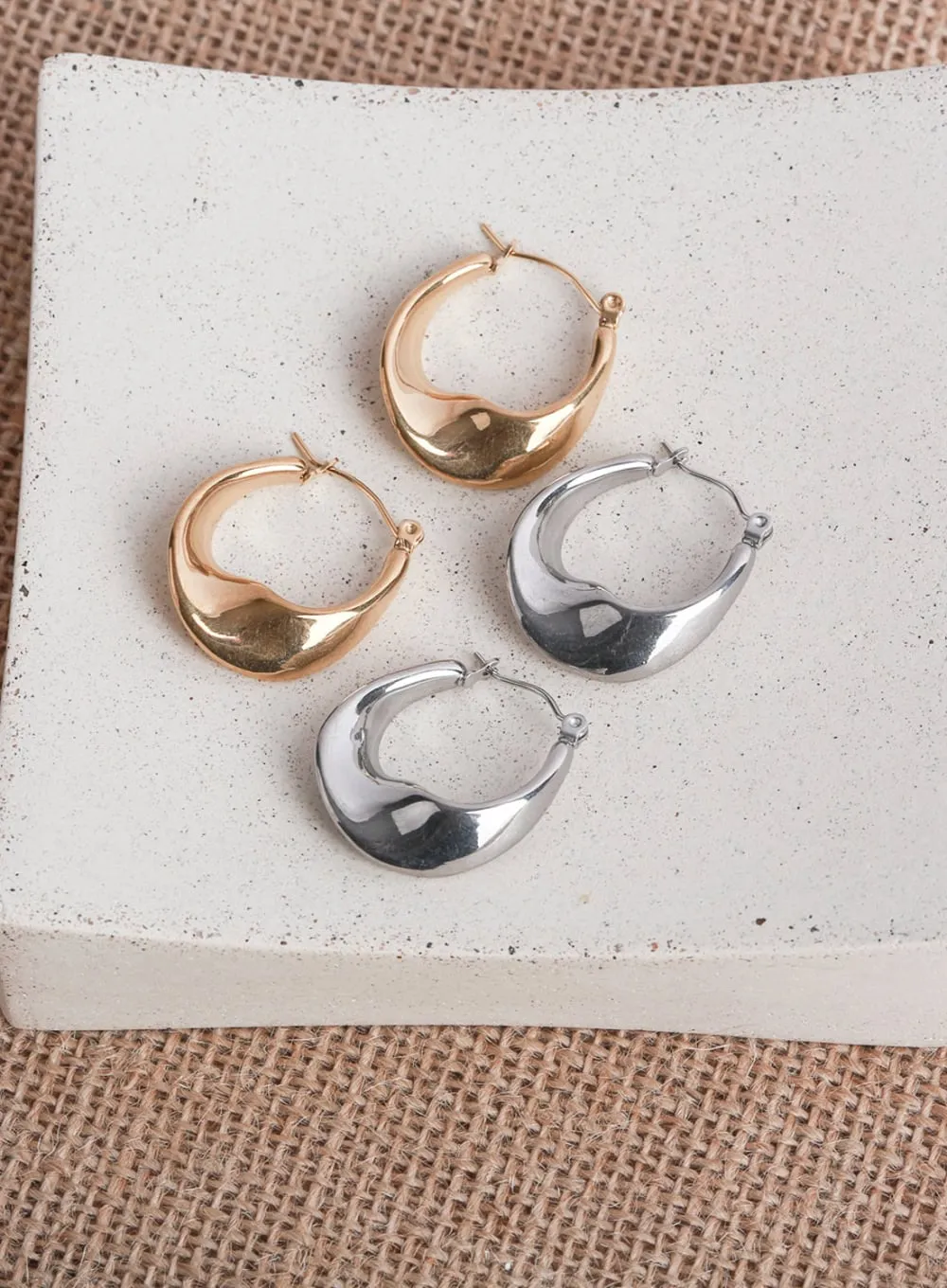 Flow Bold Earrings IL404 sold by Lewkin product image thumbnail 2