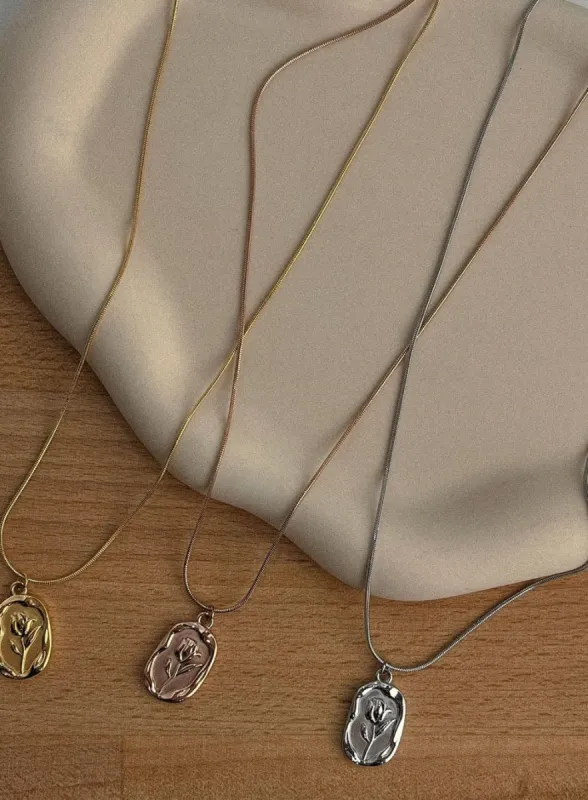 Flower Shilling Necklace IL405 sold by Lewkin