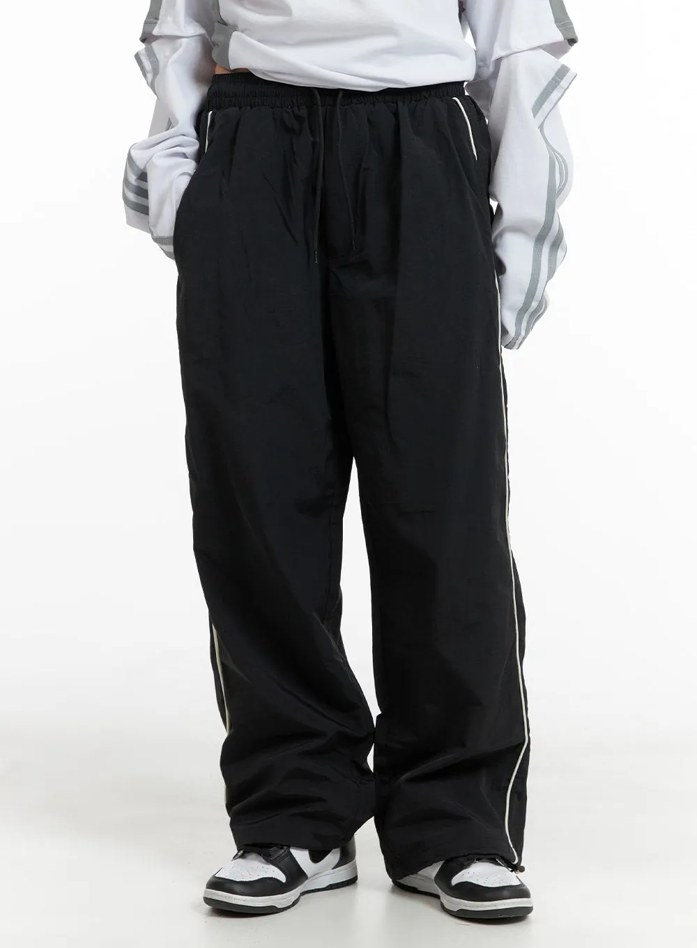 Elastic Waist Contrasting Trim Sweatpants CM407 sold by Lewkin