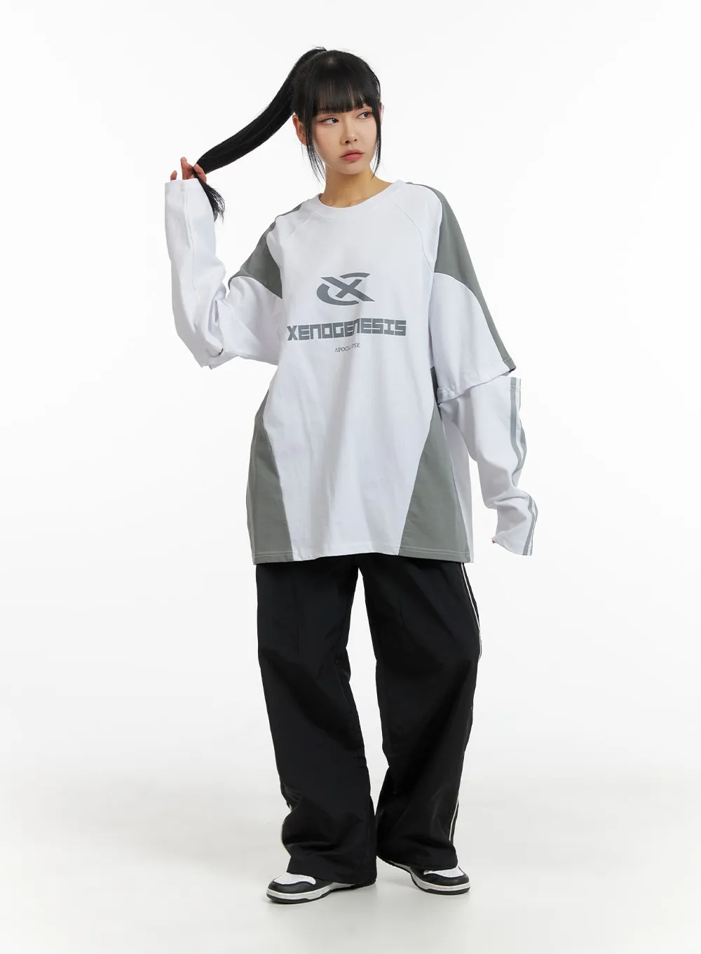 Elastic Waist Contrasting Trim Sweatpants CM407 sold by Lewkin product image thumbnail 2