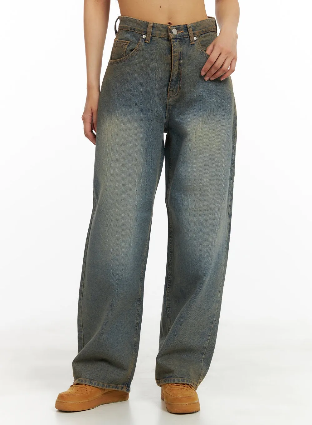 Low Rise Straight Jeans CA424 sold by Lewkin