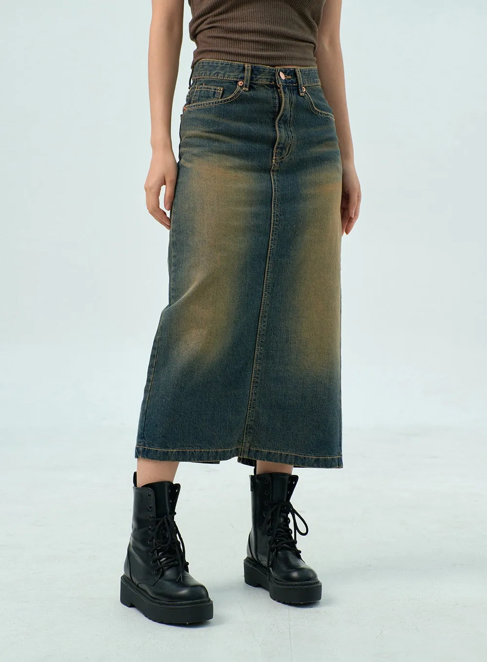 Dark Wash Denim Maxi Skirt CY325 sold by Lewkin product image thumbnail 2