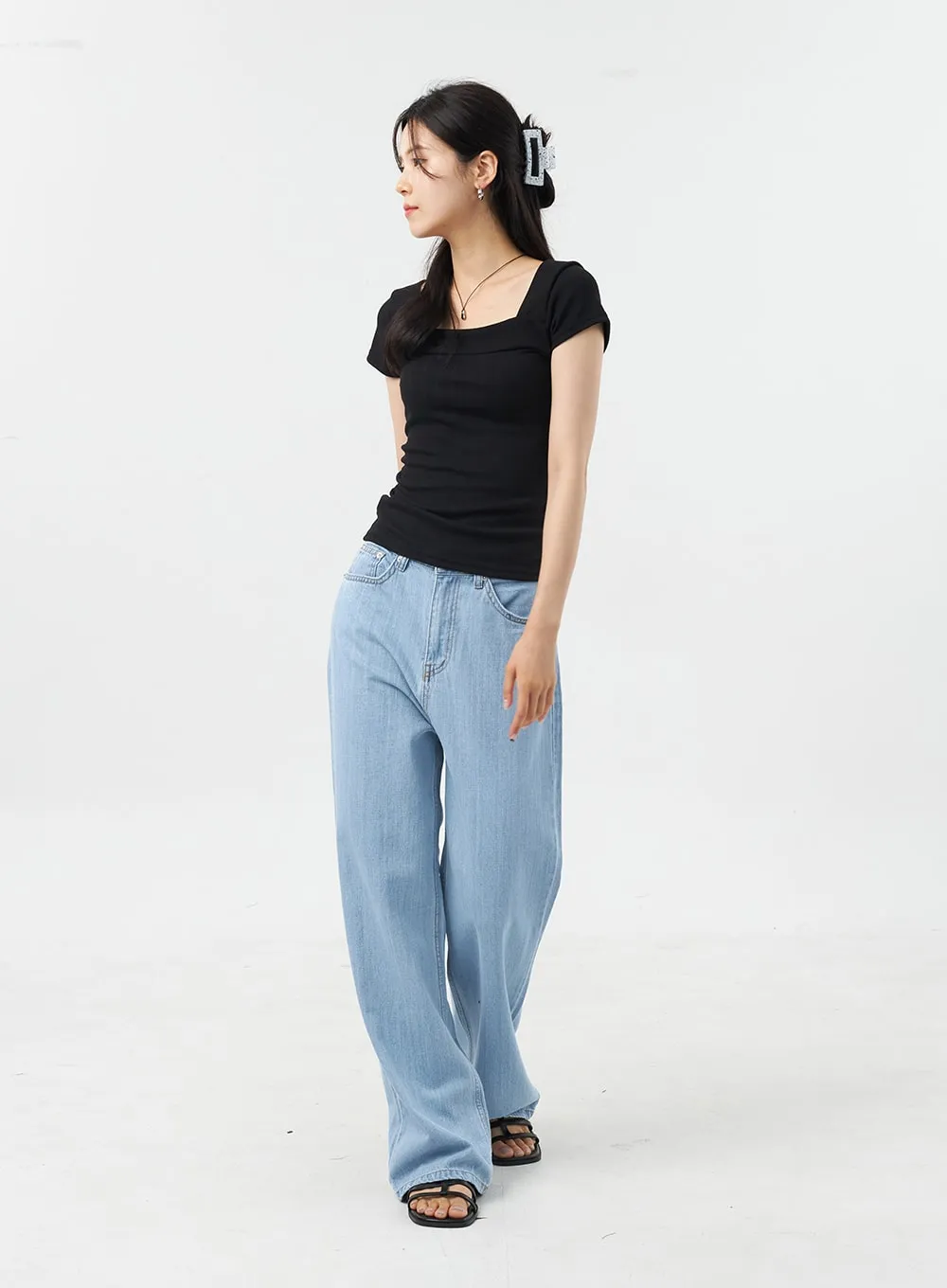 Baggy Light Wash Jeans OU308 sold by Lewkin product image thumbnail 3
