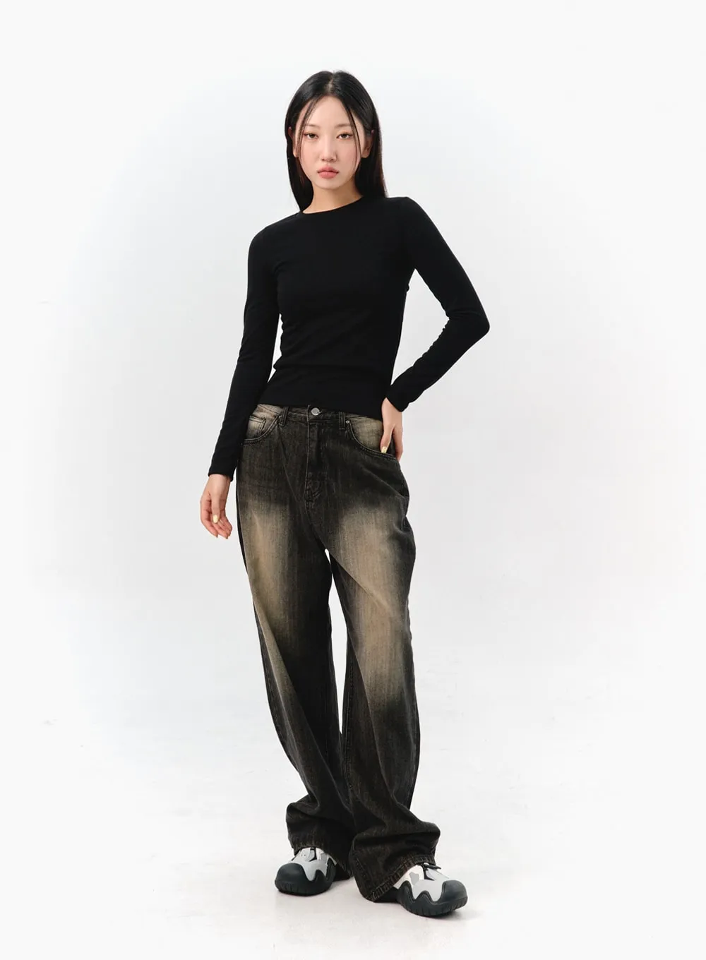 Washed Wide Leg Jeans IS301 sold by Lewkin product image thumbnail 3