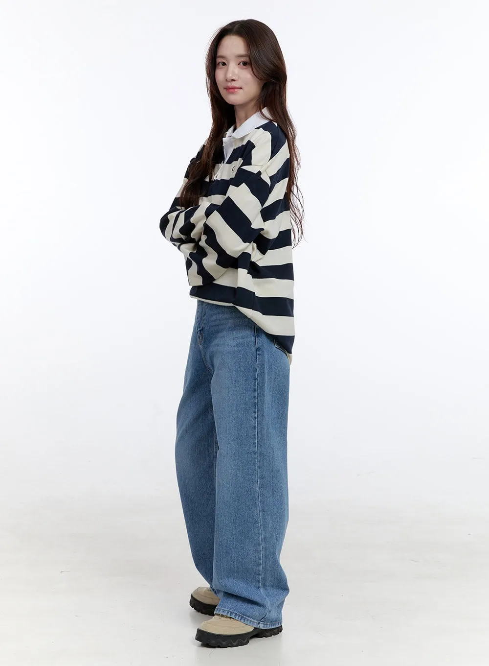 Brynn Light Washed Wide Leg Jeans OO407 sold by Lewkin product image thumbnail 4