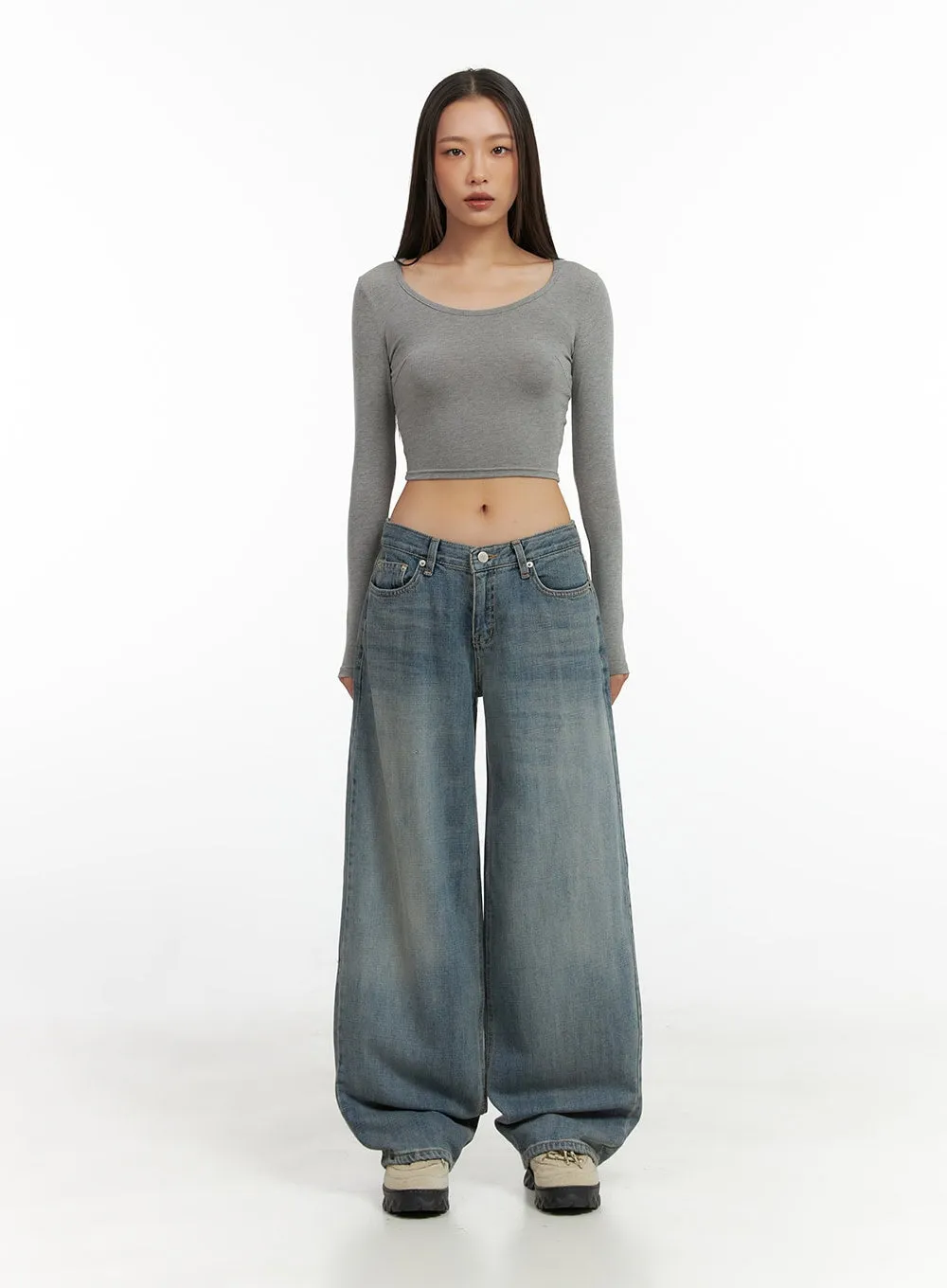 Basic Long-Sleeve Crop Top CO424 sold by Lewkin product image thumbnail 2