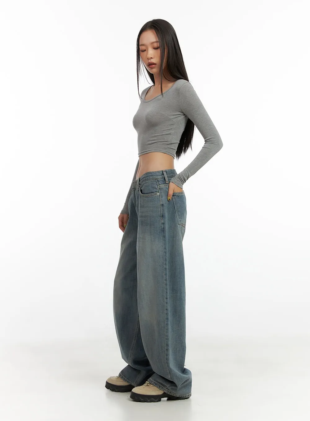 Basic Long-Sleeve Crop Top CO424 sold by Lewkin product image thumbnail 4