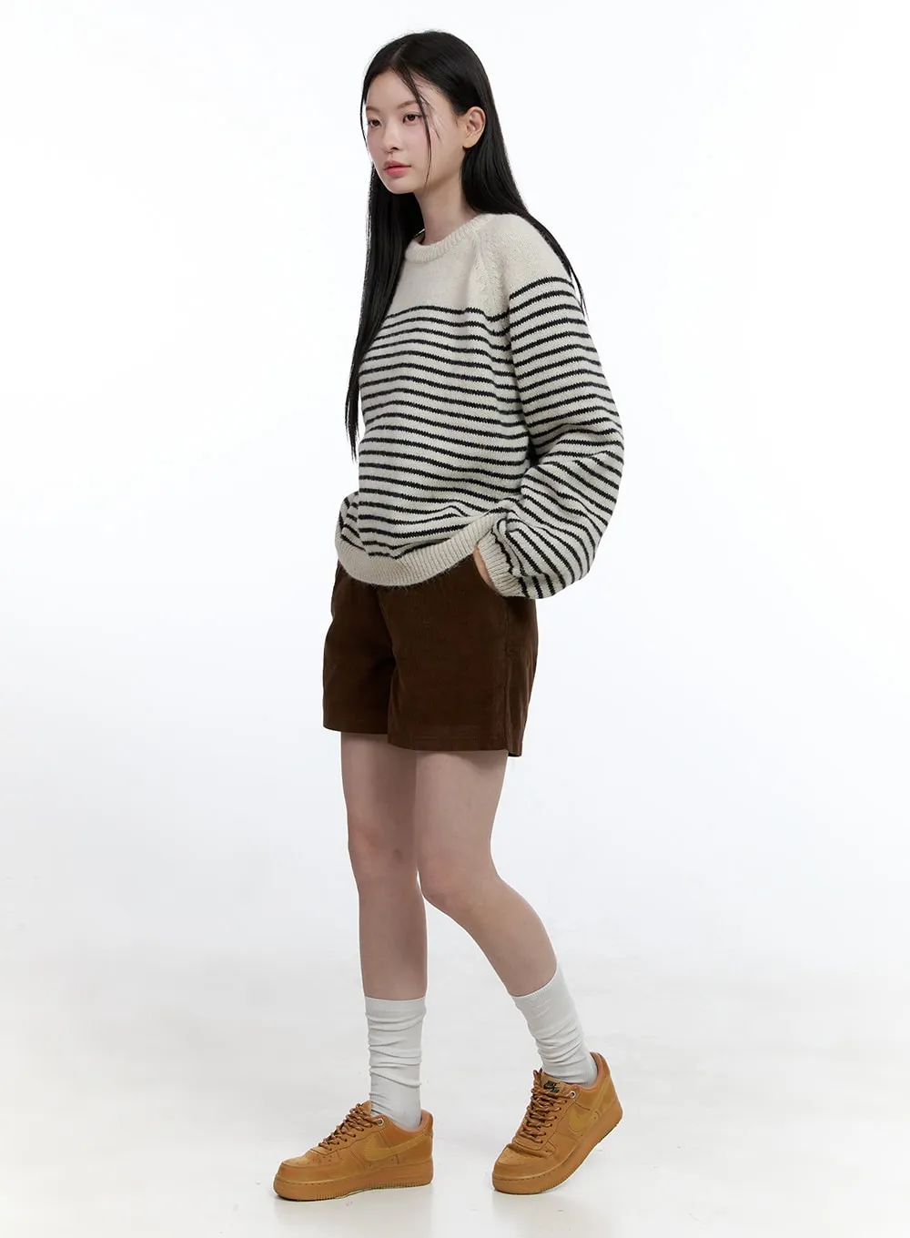 Corduroy Chic Shorts OO429 sold by Lewkin product image thumbnail 4