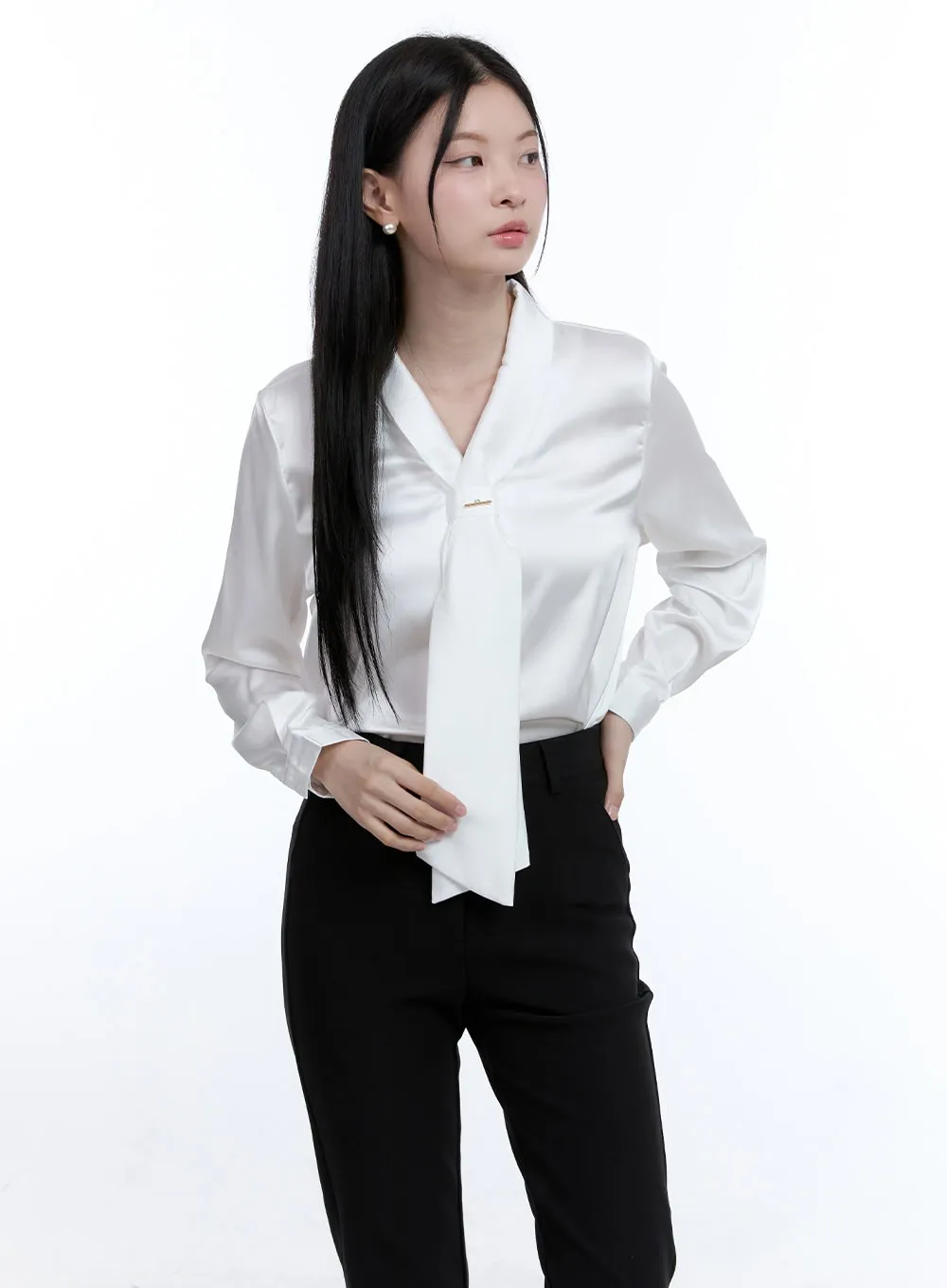 Elegant V-Neck Blouse OO429 sold by Lewkin product image thumbnail 4