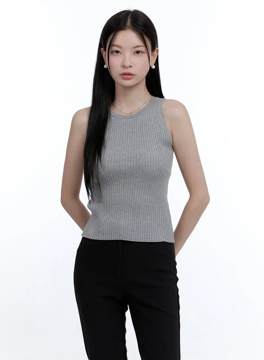 Slim-Fit Round-Neck Camisole OO429 sold by Lewkin