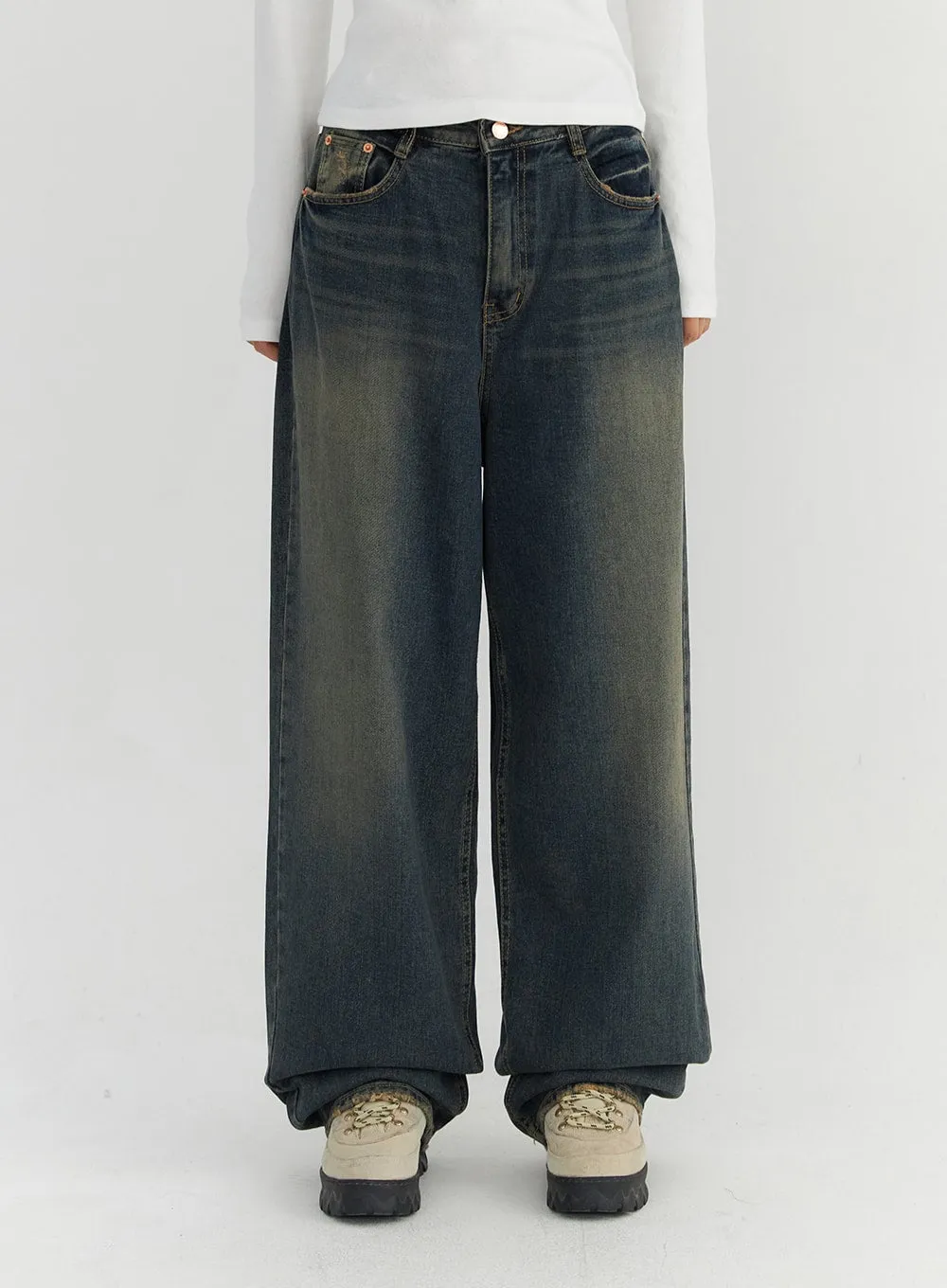 Washed Wide Leg Jeans CO306 sold by Lewkin product image thumbnail 2