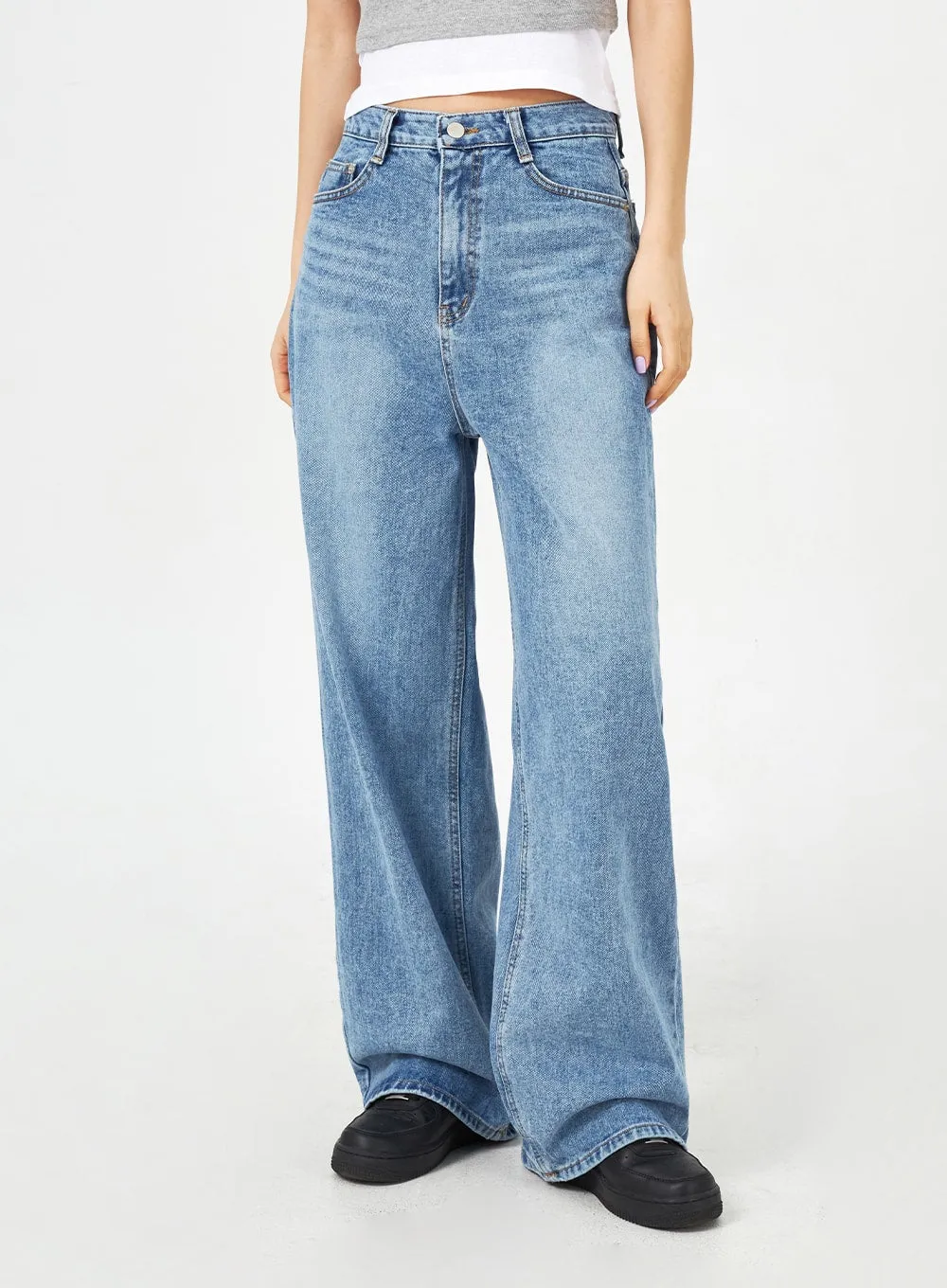Mid-Wash Bootcut Jeans CM323 sold by Lewkin product image thumbnail 2