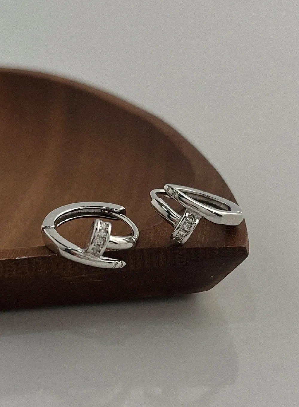 Nasam Round Earrings IL415 sold by Lewkin product image thumbnail 2