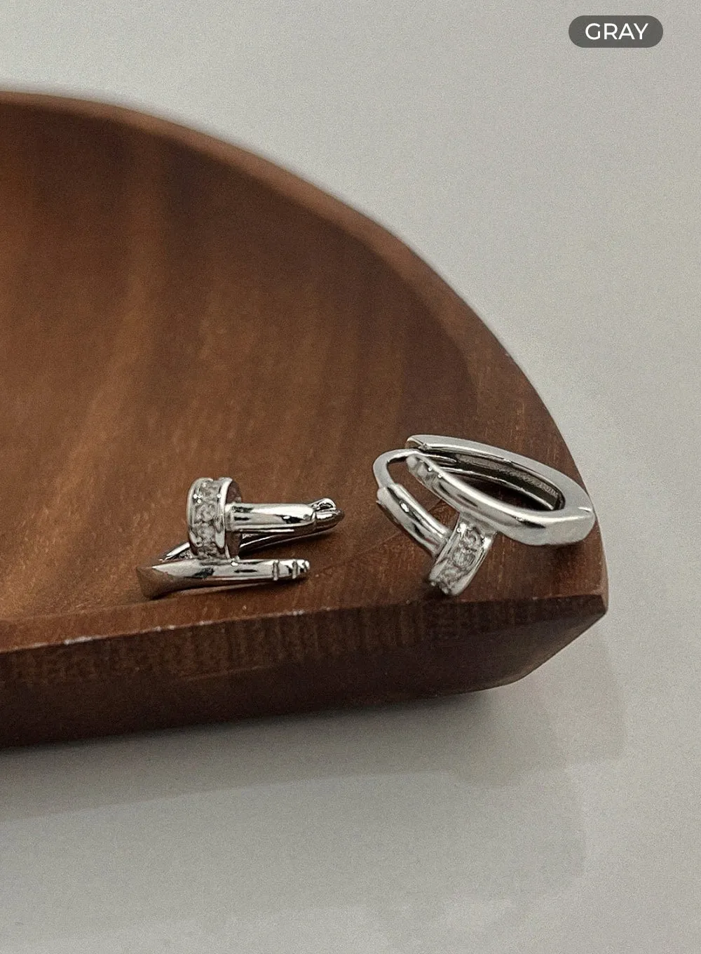 Nasam Round Earrings IL415 sold by Lewkin product image thumbnail 4