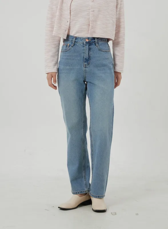 Straight Leg Light Wash Jeans OJ320 sold by Lewkin