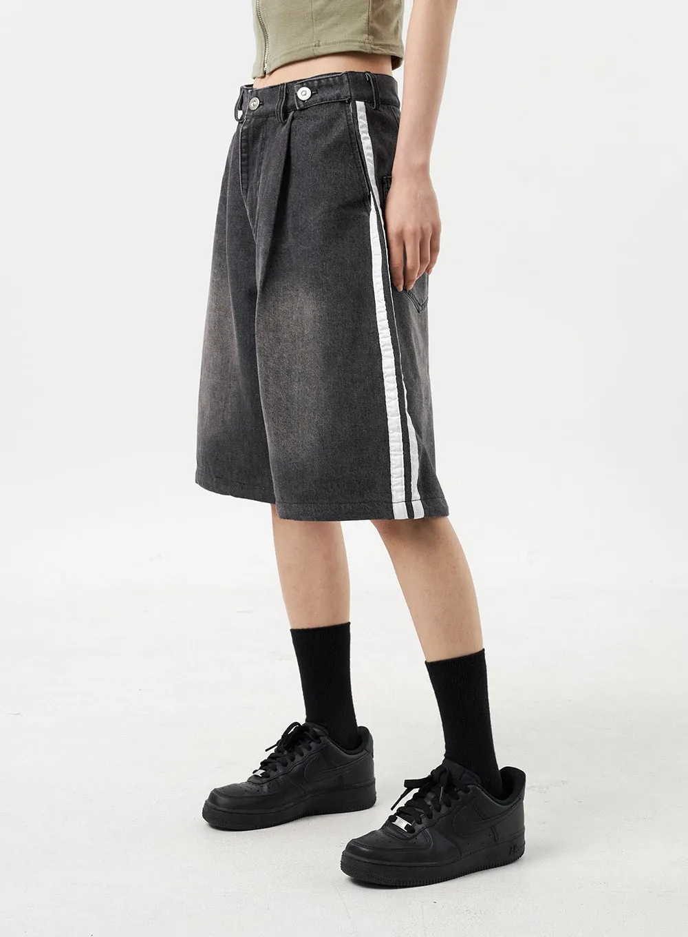 Stripe Bermuda Pants Unisex CU308 sold by Lewkin product image thumbnail 2