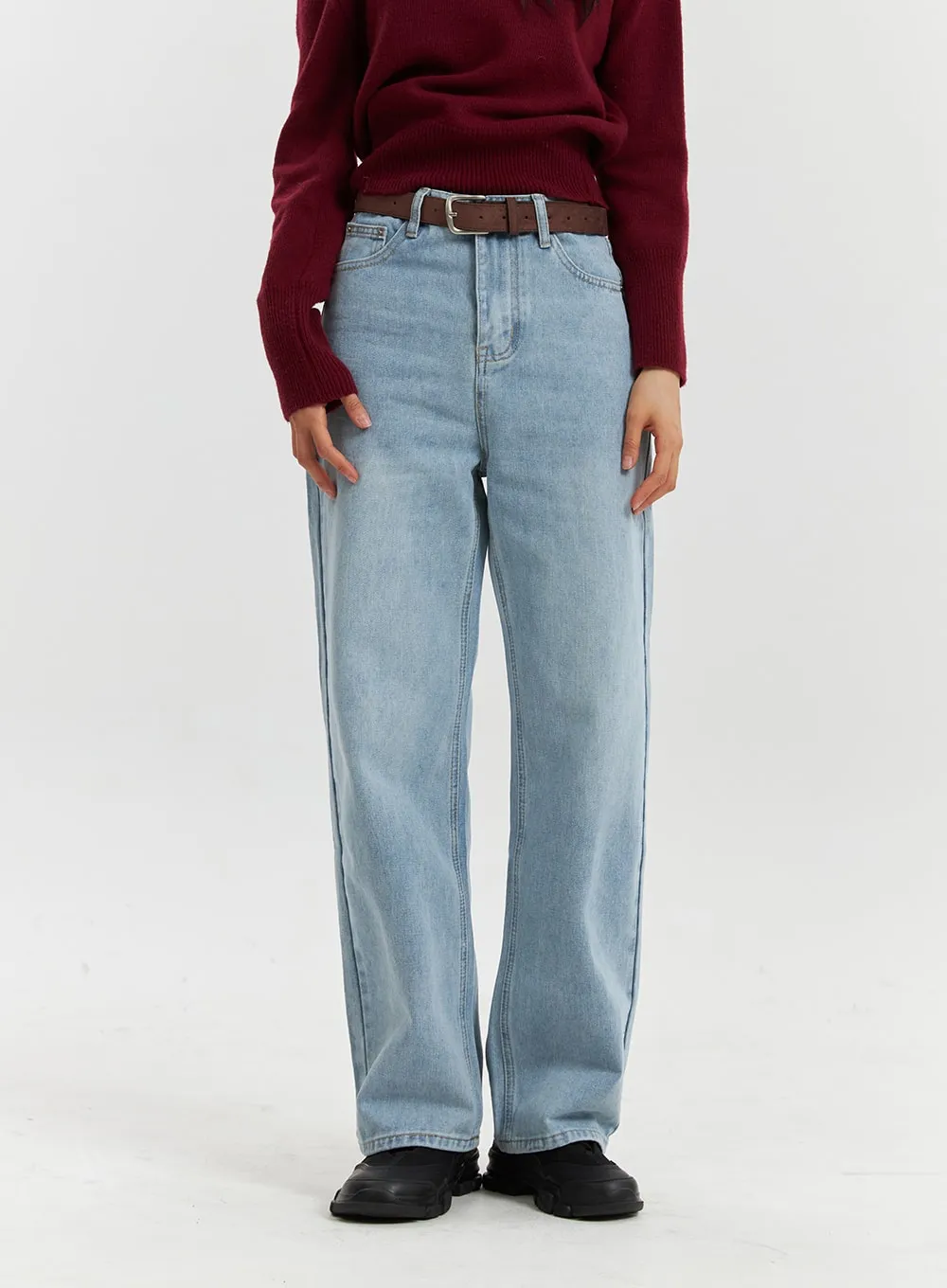 Mid-Waist Light Washed Button Wide Leg Jeans OD320 sold by Lewkin product image thumbnail 2