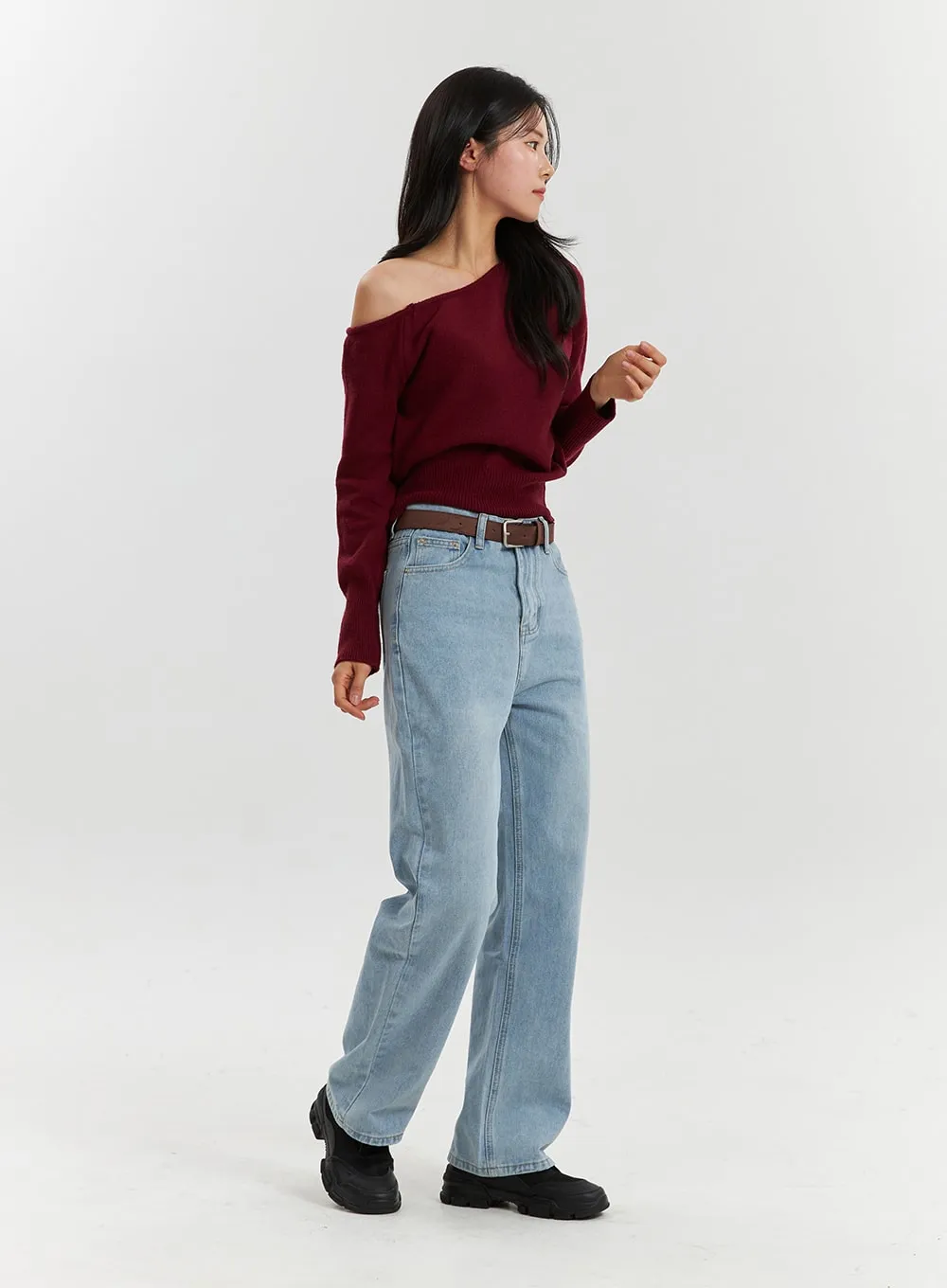 Mid-Waist Light Washed Button Wide Leg Jeans OD320 sold by Lewkin product image thumbnail 4