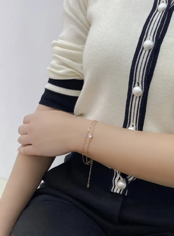 Lucy Bracelet IL411 sold by Lewkin