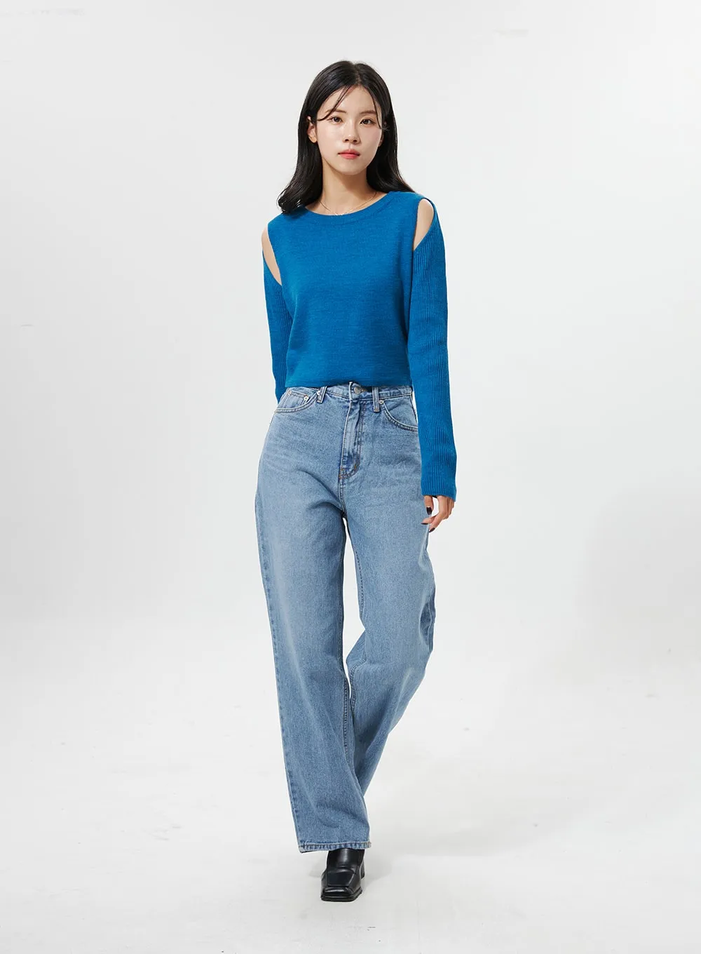 Straight Leg Jeans OO312 sold by Lewkin product image thumbnail 3