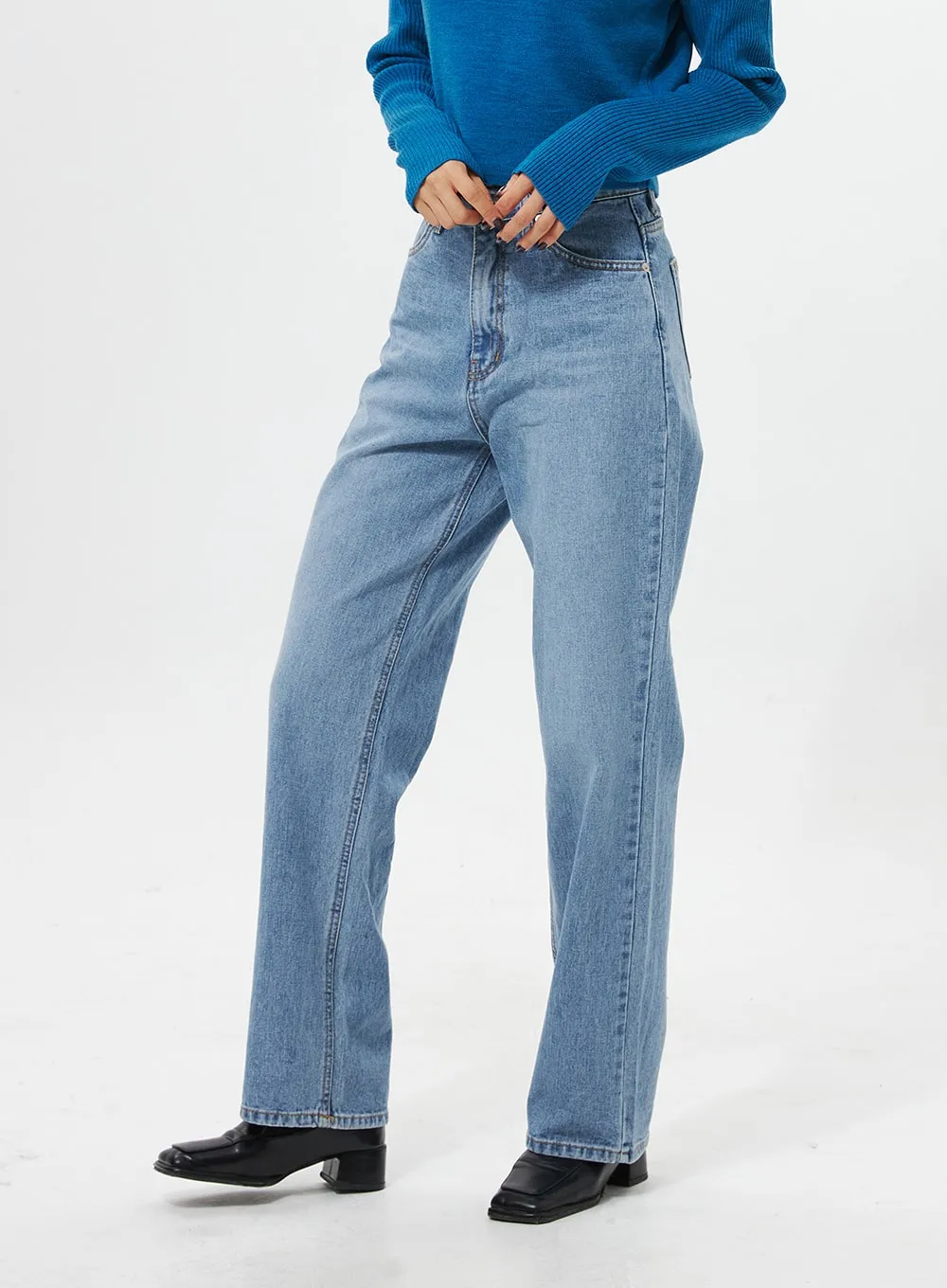 Straight Leg Jeans OO312 sold by Lewkin product image thumbnail 5