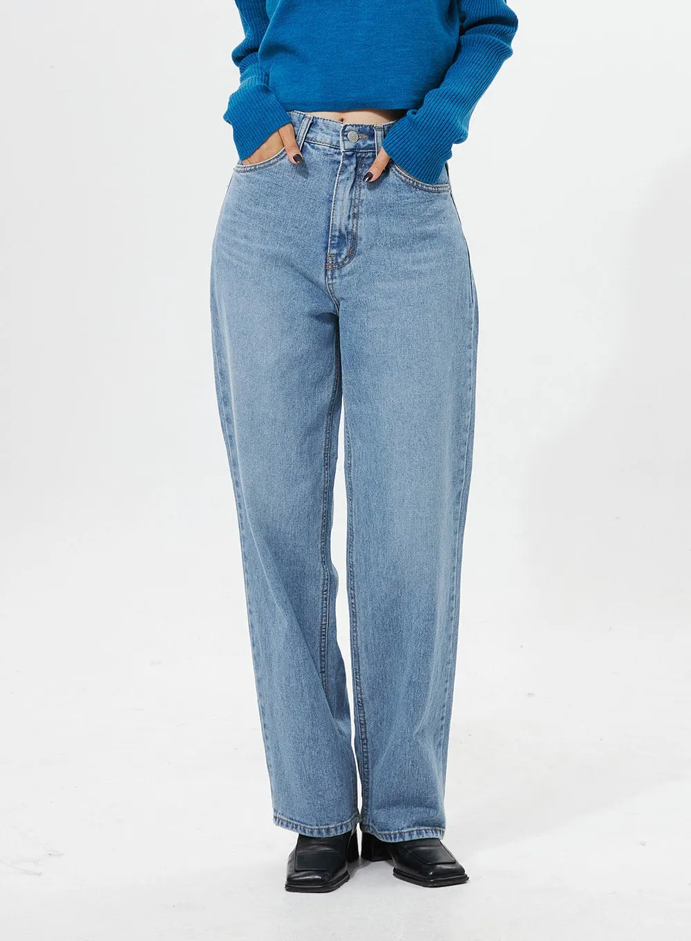 Straight Leg Jeans OO312 sold by Lewkin product image thumbnail 2