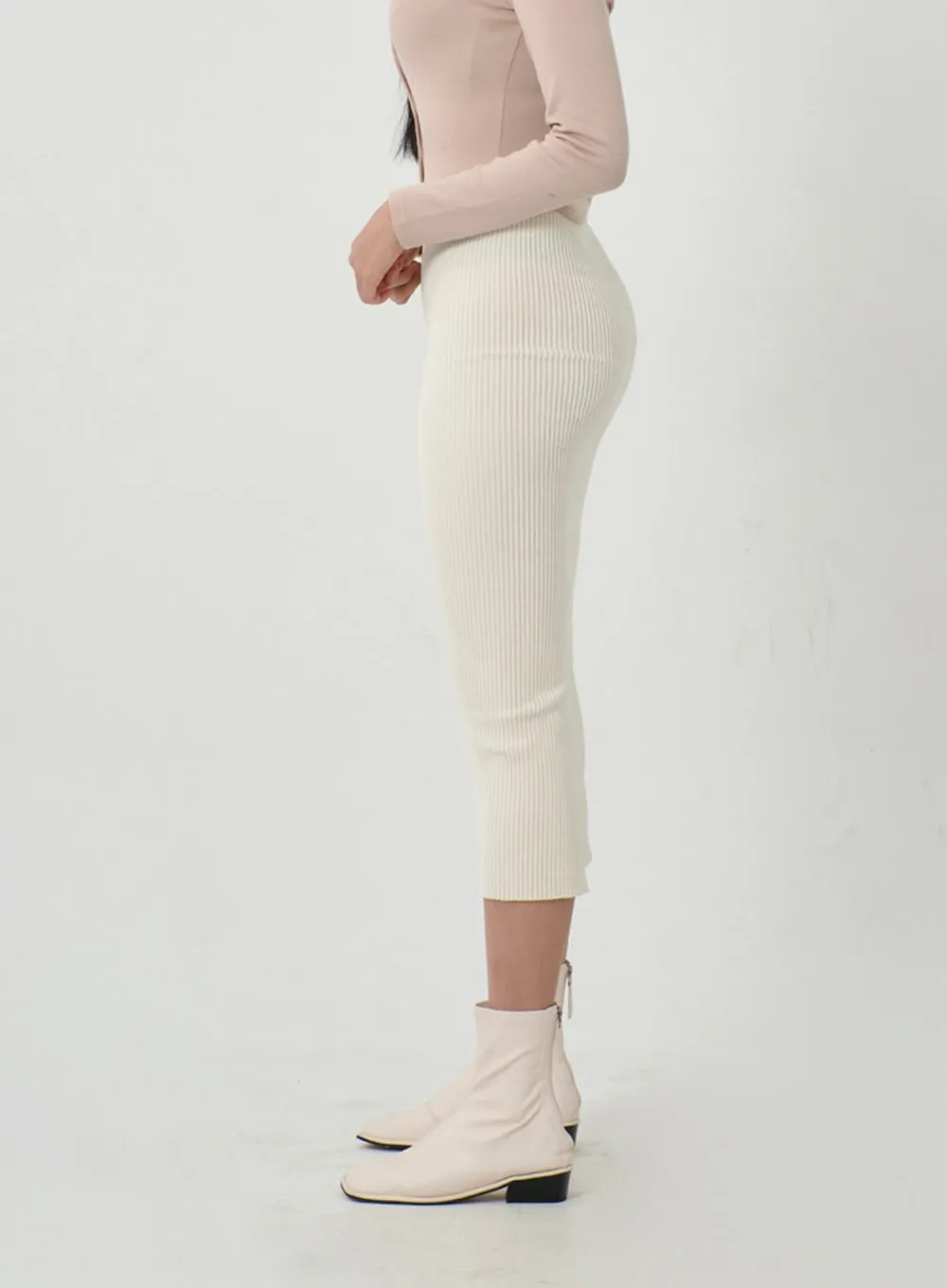 Back Slit Ribbed knit Maxi Skirt ID22 sold by Lewkin product image thumbnail 2