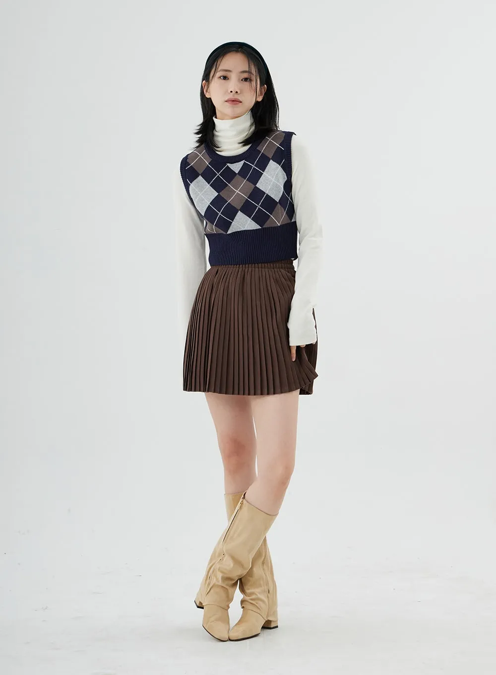 Pleated Bending Mini Skirt ON09 sold by Lewkin product image thumbnail 4