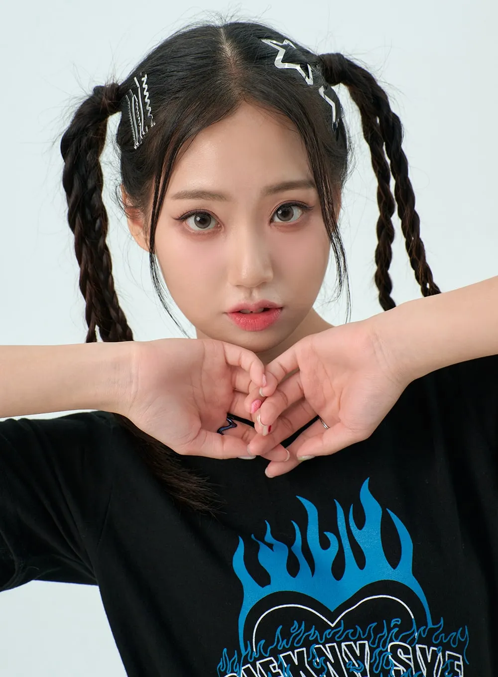 Heart Graphic Tee BY317 sold by Lewkin product image thumbnail 5