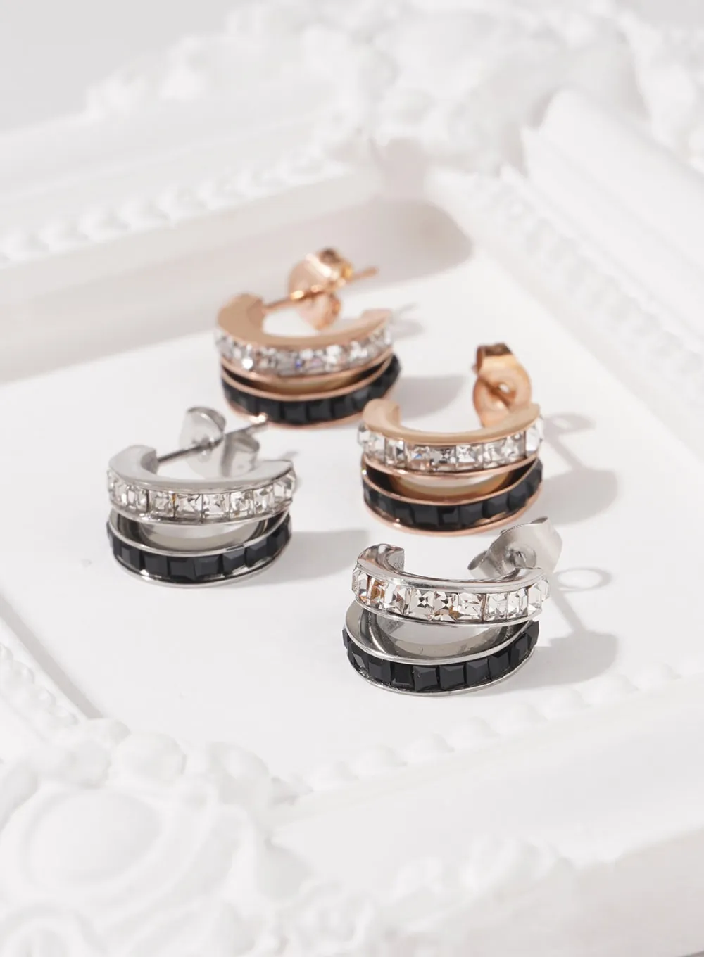 Cubic 2line Earrings IL404 sold by Lewkin product image thumbnail 2