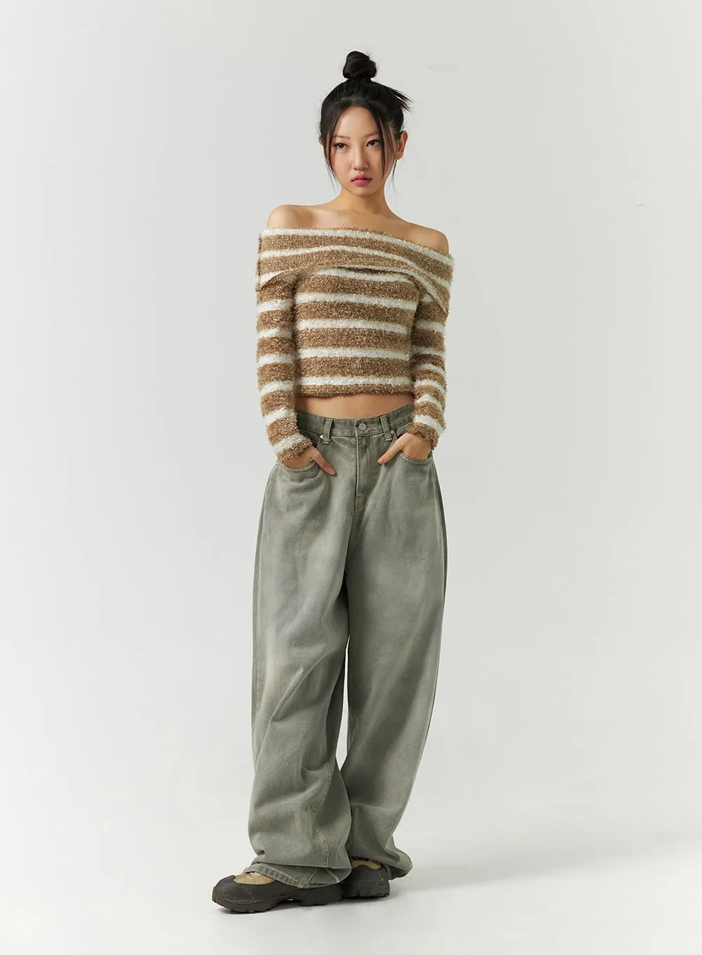 Mid-Rise Wide Leg Jeans CD301 sold by Lewkin product image thumbnail 3