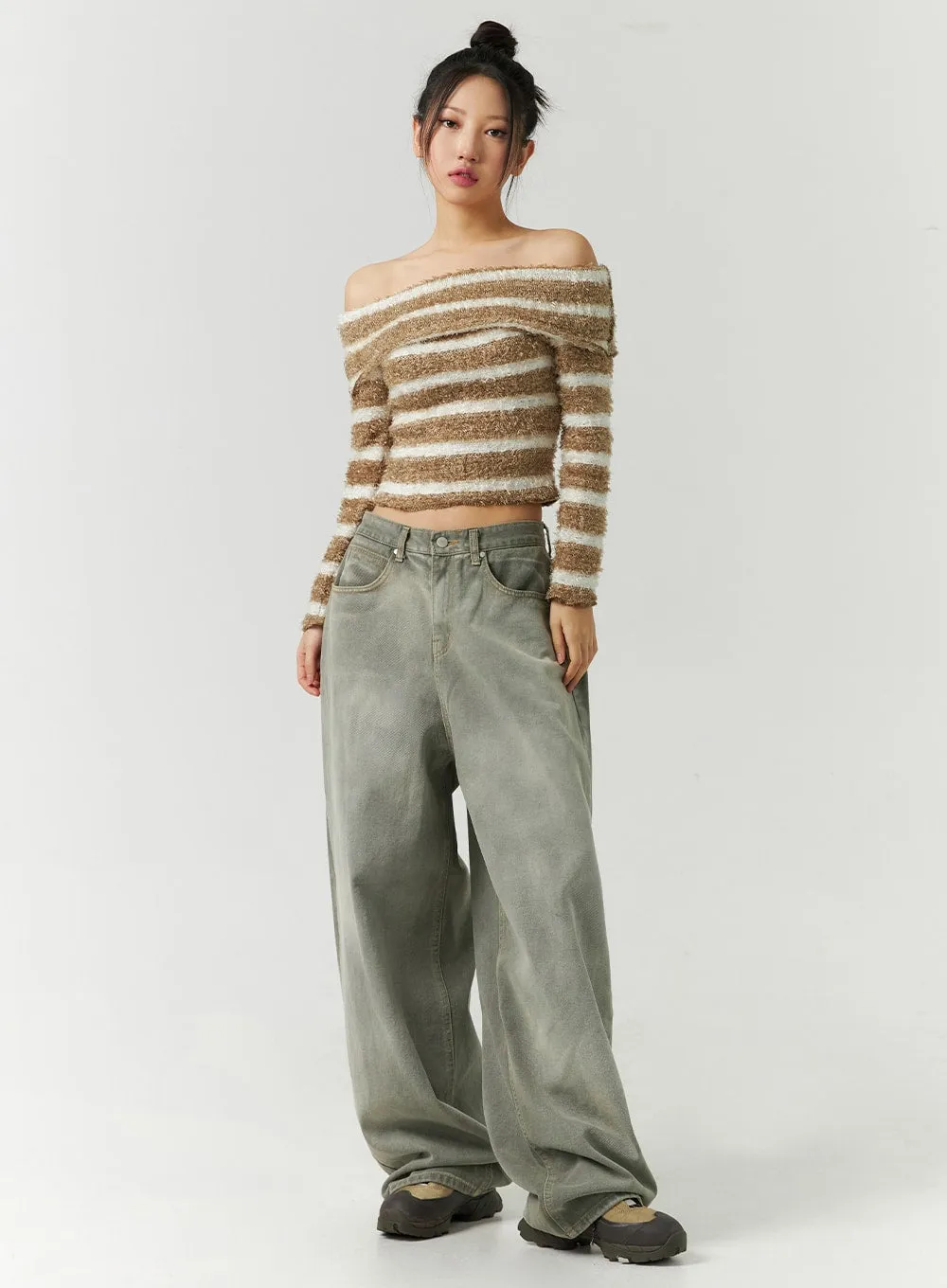 Mid-Rise Wide Leg Jeans CD301 sold by Lewkin