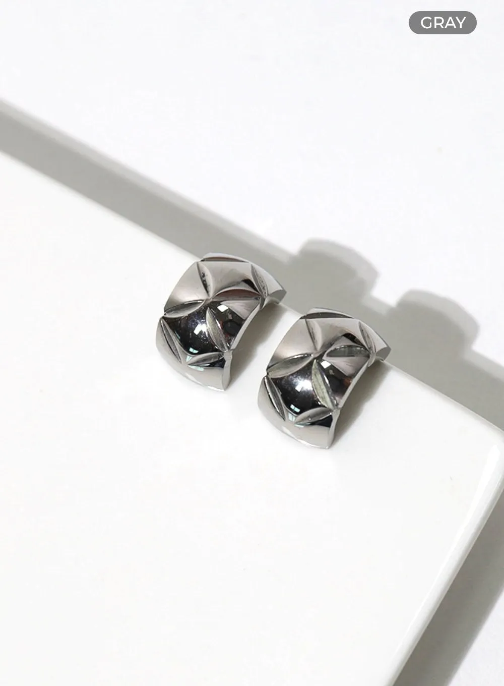 Cesar Earrings IL404 sold by Lewkin product image thumbnail 4