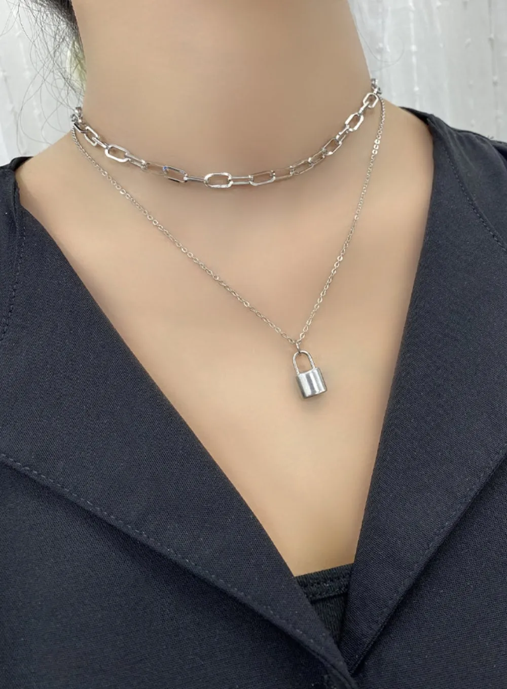 Cesar Necklace IL403 sold by Lewkin