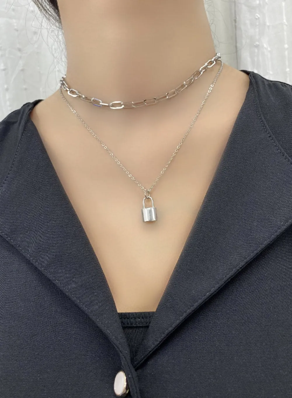 Cesar Necklace IL403 sold by Lewkin product image thumbnail 2