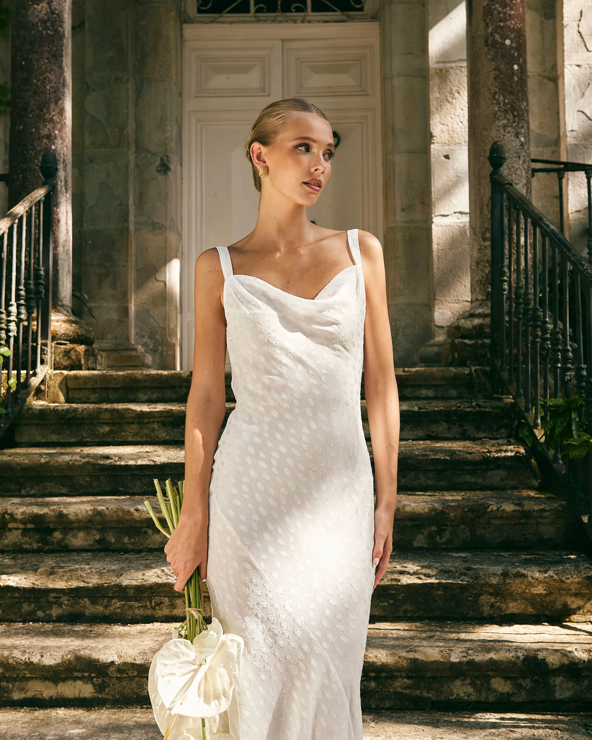 Vestido Tibet Marfil sold by Lady Pipa