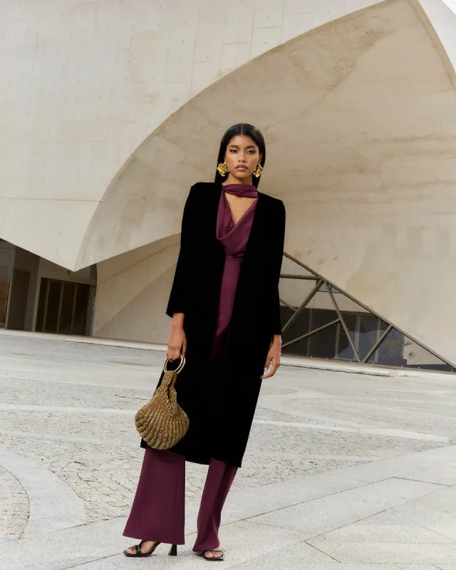 Abrigo Venus Negro sold by Lady Pipa