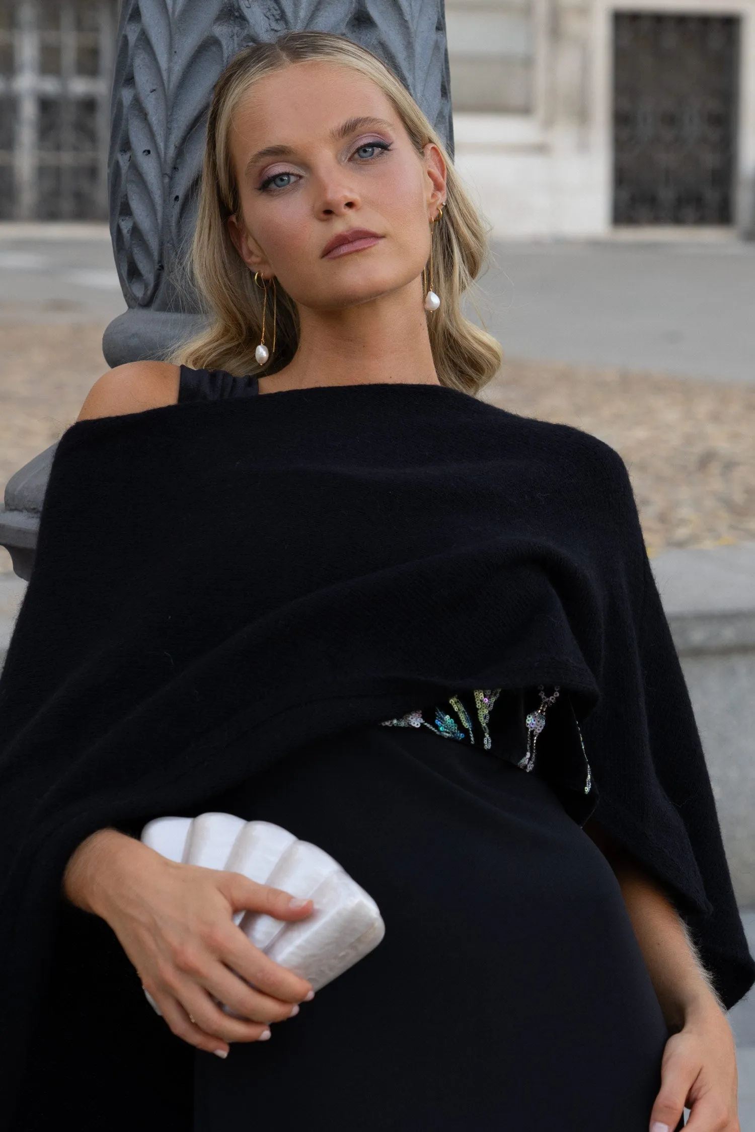 Poncho Inaya Negro sold by Lady Pipa product image thumbnail 4