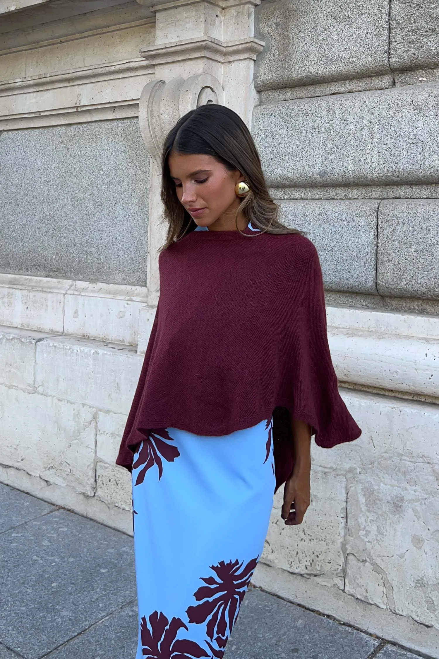 Poncho Inaya Burdeos sold by Lady Pipa