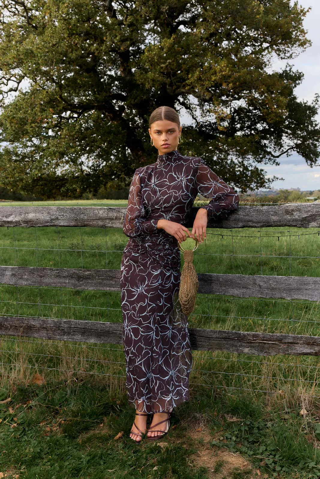 Vestido Solene Floreza Marrón sold by Lady Pipa product image thumbnail 2