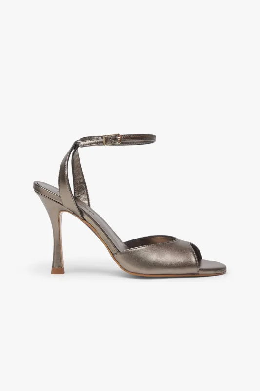 Sandalia Laina Acero sold by Lady Pipa